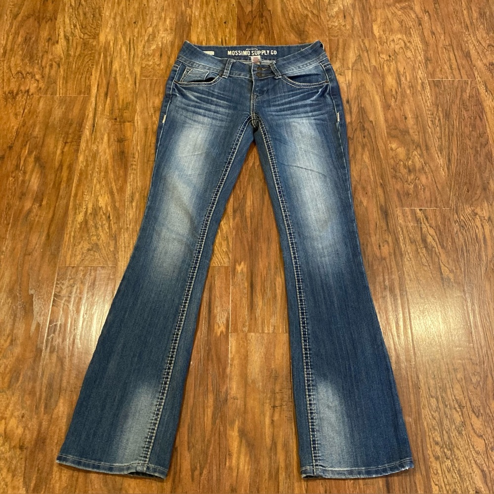 Women’s Junior Mossimo Supply Co Lowrise Bootcut Jeans, size 5